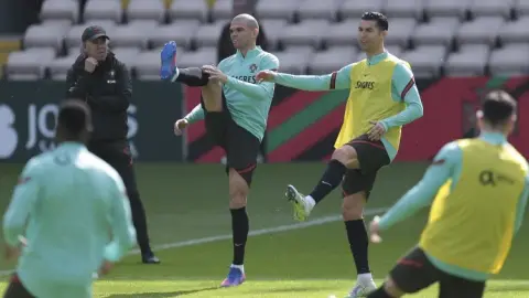 Pepe: Pele và Maradona từng vô địch World Cup ở Mexico, tôi hy vọng Cristiano Ronaldo sẽ là người tiếp theo
