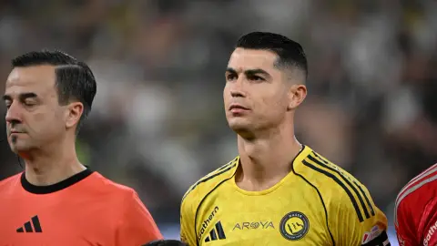 ESPN: Cristiano Ronaldo nhận được lời hỏi thăm từ nhiều đội bóng sau cuộc đình công, nhưng anh cho rằng việc chuyển nhượng vào thời điểm này không có lợi cho việc chuẩn bị cho World Cup
