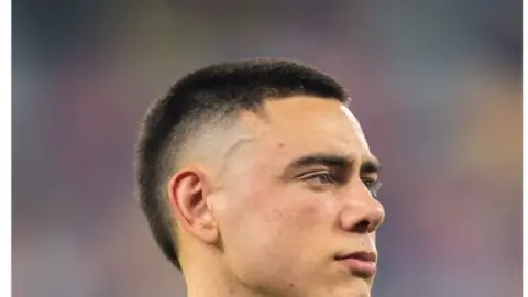 Chính thức: Tuyển thủ Australia Lewis Miller đứt gân Achilles và sẽ lỡ World Cup