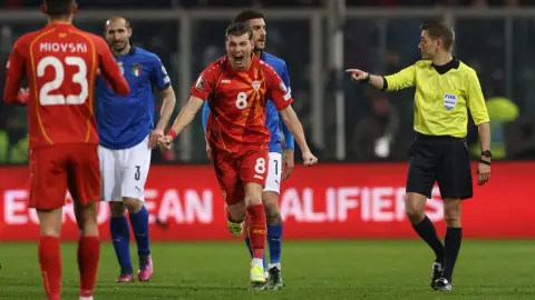 Cơn ác mộng lại xuất hiện? Tirpan đã điều hành Bosnia và Herzegovina đấu với Ý, đồng thời phụ trách chiến tranh lạnh ở Bắc Macedonia 4 năm trước.