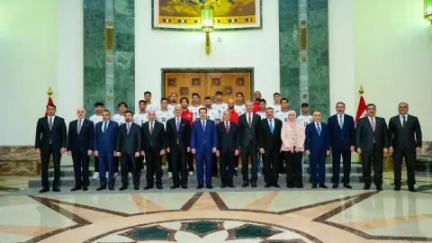 Iraq thưởng nhà, hộ chiếu ngoại giao và tem kỷ niệm sau kỳ tích World Cup
