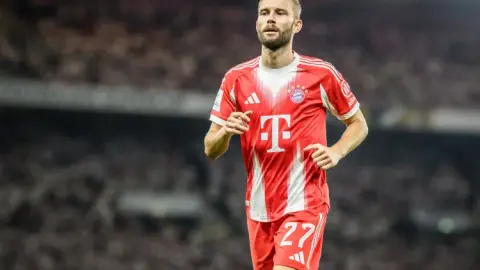 Falk: Laimer hy vọng nhận mức lương hàng năm từ 12 triệu đến 15 triệu euro nhưng Bayern cho rằng quá cao