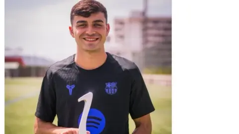 Ánh nắng mặt trời chính thức của Barca: Pedry nhận danh hiệu Đội hình xuất sắc nhất năm 2025 của FIFA