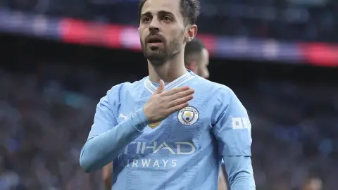 Bernardo Silva vẫn chờ Barca dù Juventus đã vào cuộc