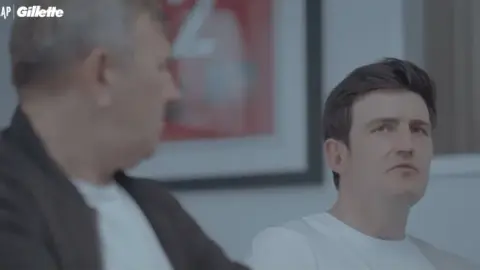 Maguire: Khi ký hợp đồng với Cristiano Ronaldo và Sancho, tôi đã nghĩ mình có thể cạnh tranh danh hiệu nhưng mùa giải đó hóa ra lại là một thảm họa hoàn toàn