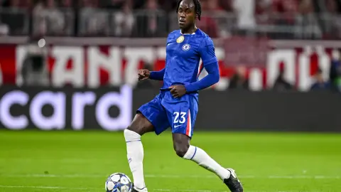 Chelsea bắt đầu đàm phán gia hạn với Chalobah