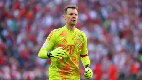 De Sky: Neuer sẽ phải giảm lương để gia hạn hợp đồng, còn Urbich dự kiến ​​sẽ được ra sân nhiều hơn ở mùa giải tới