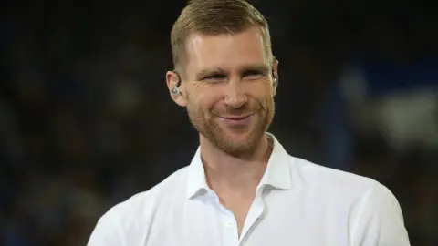 Arsenal sẽ tri ân Mertesacker trước trận gặp Fulham