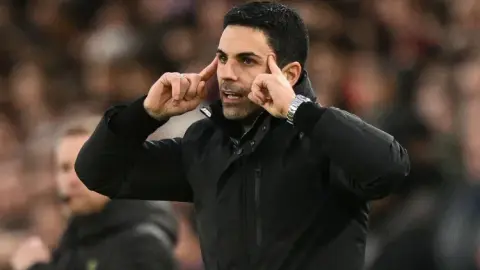 Arteta: So sánh Premier League với màn PSG gặp Bayern là không công bằng