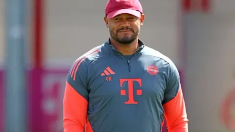 Kompany đùa rằng Bayern còn có thể ghi nhiều hơn và giữ sạch lưới trước PSG