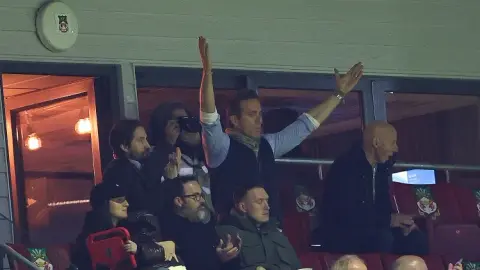 Ryan Reynolds tiếc nuối khi Wrexham lỡ vé play-off nhưng vẫn tự hào về mùa giải lịch sử