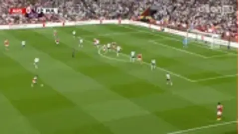 Saka kiến tạo để Gyokeres mở tỷ số cho Arsenal ngay phút thứ 9