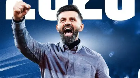 Schalke 04 gia hạn với HLV Muslic sau khi giành vé lên Bundesliga