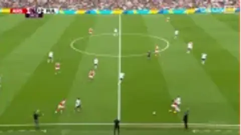 Saka giải cơn khát bàn thắng, Arsenal dẫn Fulham 2-0 ngay trong hiệp một