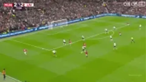 Mainoo dứt điểm một chạm, MU dẫn Liverpool 3-2 ở phút 77