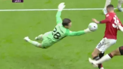 Tại sao hỗ trợ phí B không được tính? ESPN: Chính thức xác định nếu Woodman không chạm bóng, Fee B có thể đã không chuyền được