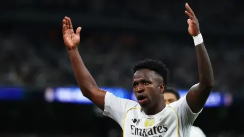 Vinicius cán mốc 21 bàn mùa này, nối dài chuỗi 5 mùa liên tiếp ghi từ 20 bàn trở lên