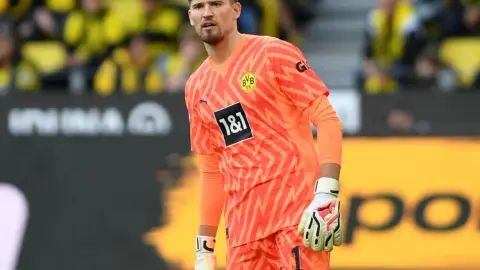 Kobel thất vọng sau trận thua Gladbach: Mỗi cầu thủ Dortmund phải đá tốt đủ 34 vòng