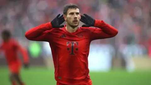 Eberl: Goretzka đã đóng một vai trò quan trọng trong mùa giải này và tôi tin anh ấy sẽ tiếp tục chơi cho những đội bóng hàng đầu