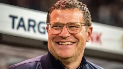 Bayern đang trở thành "máy đào Premier League"? Eberl: Nếu bạn không tìm được ở Bundesliga, bạn có thể đến các giải đấu khác. Nó có ý nghĩa