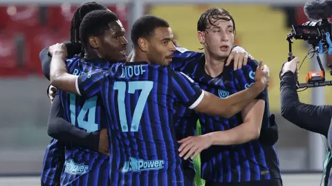 Mi Sports: Inter Milan Milan Milan sẽ đi vòng quanh thành phố trên chiếc xe buýt mui trần và chào đón người hâm mộ trên sân thượng của Piazza del Duomo