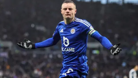 Vardy: Tôi từng là 'thằng khốn' trước khi gặp vợ nhưng cô ấy đã cứu rỗi sự nghiệp của tôi