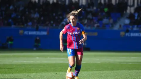 Alexia Putellas chưa chốt tương lai, Barca nữ vẫn muốn giữ đội trưởng ở lại
