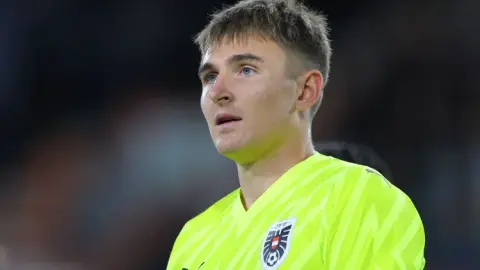 Wolves và Celtic theo sát thủ môn trẻ Nikolaus Polster của Áo