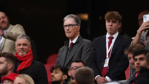 HLV Henry của Liverpool đáp lại sự không hài lòng của người hâm mộ: Cũng có người hâm mộ không hài lòng trong trận thua 0-7 trước Manchester United và họ phải làm tốt hơn