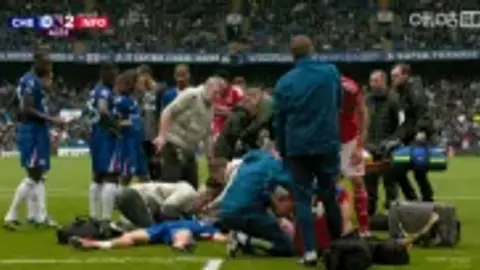 Sau khi thực hiện một số điểm, thiệt hại sẽ được loại bỏ! Quan chức Chelsea: Derry 18 tuổi đã tỉnh táo, nói chuyện được và đang được kiểm tra