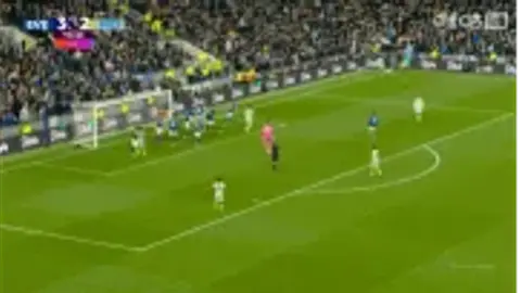 Doku ghi ban o nhung giay cuoi, Man City thoat thua truoc Everton