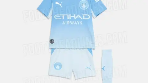 Áo thi đấu sân nhà mùa giải 26-27 của Manchester City được tiết lộ: sẽ được kết hợp với quần đùi và tất màu xanh da trời