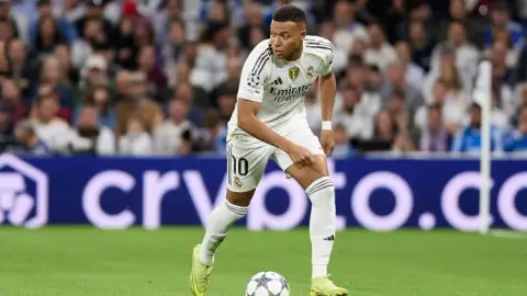 Phòng thay đồ Real Madrid tin chắc Ronaldo sẽ không bao giờ hành động như Mpbappe trong tình huống tương tự
