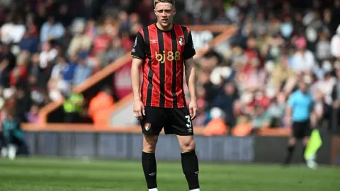 Truyền thông Anh: Manchester United đang quan tâm nhiều cầu thủ Bournemouth và dự định giới thiệu hậu vệ trái Truffaut vào mùa hè này