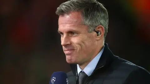 Carragher: ca Man City lan Arsenal deu co ly do de suy nghi sau tran hoa nay