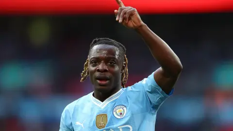 Ban go hoa cua Doku nam trong nhom muon nhat cua Man City tai Premier League