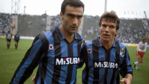 Bergomi: Napoli, Milan và Juventus cũng đặt mục tiêu cạnh tranh danh hiệu mùa tới chứ đừng nói đến việc tranh top 4