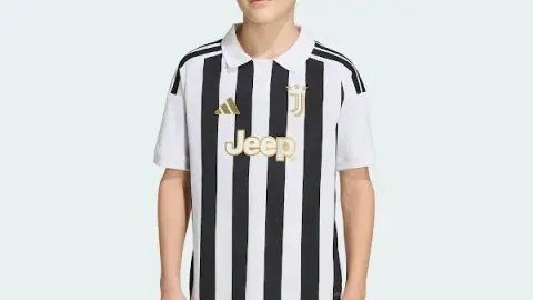 Hình ảnh gián điệp áo sân nhà của Juventus cho mùa giải tới: sọc đen trắng cổ điển + logo nhà tài trợ vàng