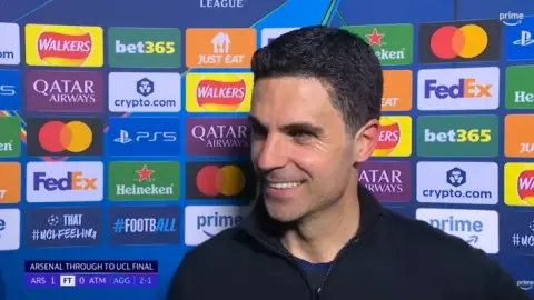 Đoàn kết! Arteta: Tôi xin lỗi một số cầu thủ vì đã bắt đầu trước trận đấu và họ đã ôm tôi