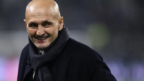 Tuttosport: Juventus cạnh tranh với Milan và Inter để chiêu mộ Ake, còn Stones và Kim Min-jae cũng nằm trong danh sách