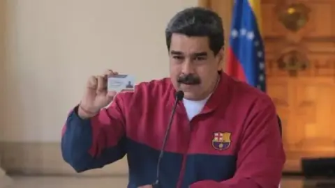 Maduro vẫn theo dõi Barcelona trong tù, phàn nàn qua điện thoại với con trai về việc đội Champions League bị loại