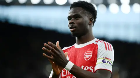 Saka đã ghi 2 bàn ở bán kết Champions League và là cầu thủ ghi bàn nhiều nhất cho Pháo thủ trong lịch sử đội bóng ở bán kết Champions League