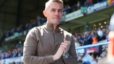 Chủ tịch Ipswich Town: Năm nay ông dự định tiếp tục chi nhiều tiền để mua người đối phó với Ngoại hạng Anh. McKenna sẽ ở lại đội