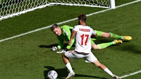 Truyền thông Mỹ: Tuyển thủ Iran Golizade bị rách dây chằng chéo trước và sẽ lỡ World Cup