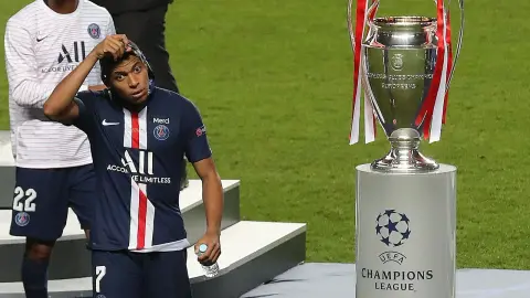 Điều này thực sự đáng xấu hổ... Mbappé từ Paris đến Real Madrid sau 24 năm, còn Paris lọt vào chung kết Champions League sau hai năm