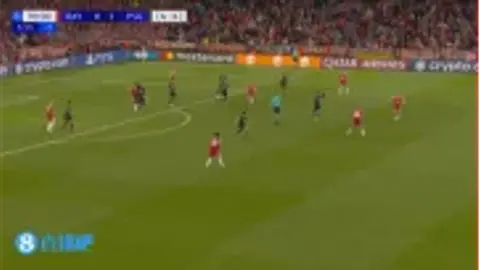Kane ghi bàn ở phút bù giờ, Alphonso Davies kiến tạo, Bayern rút ngắn tổng tỷ số còn 5-6 trước Paris