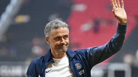 Luis Enrique có thành tích 4 thắng 1 thua trước Arsenal
