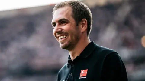 Đã nghỉ hưu được 9 năm! Lahm: Hiện tại tôi rất bận và chưa có ý định trở lại Bayern