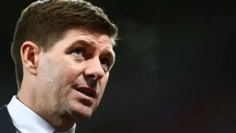 Gerrard: Arsenal vẫn có cửa vô địch dù PSG nhỉnh hơn Bayern