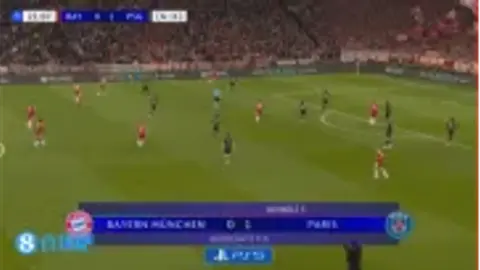 Luis Diaz rê qua Emery rồi sút chệch khung thành trong thế đối mặt